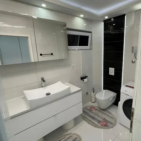 Lux West Gate Apartamento *