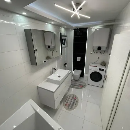 Lux West Gate Apartamento
